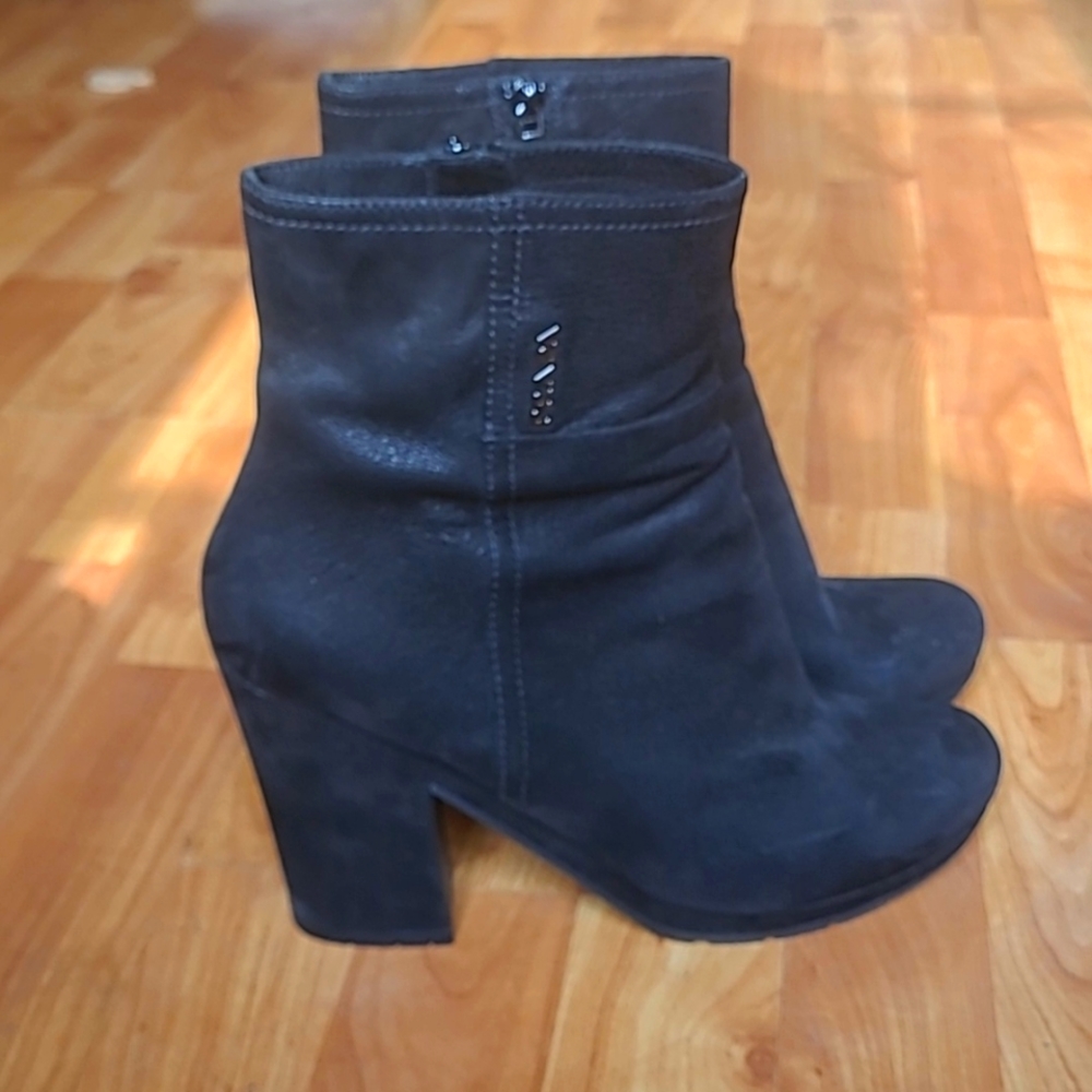 PRADA zip ankle boot W 9.5